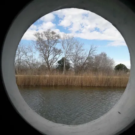 Peniche La Belle Aimee * Aigues-Mortes