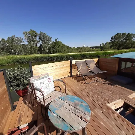 Peniche La Belle Aimee ספינת מלון איגוס-מורטס